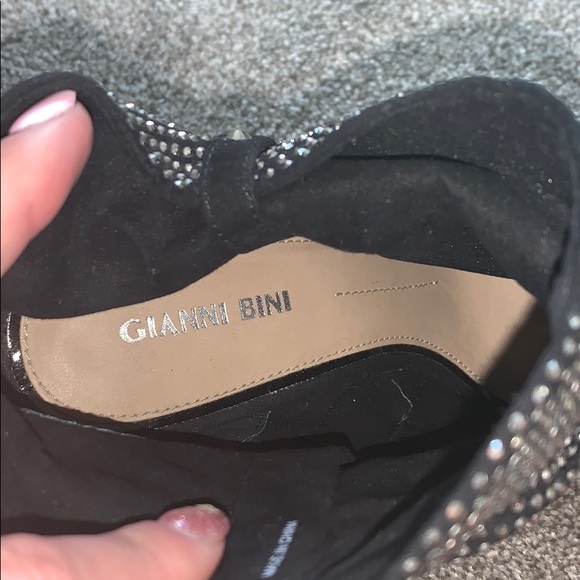 Heels - Picture 6 of 7